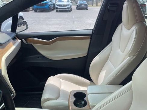 Used 2020 Tesla Model X Performance image 8