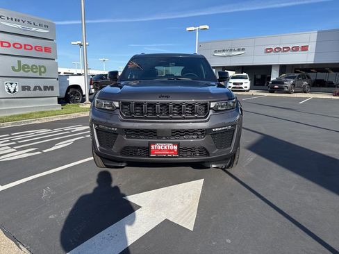 New 2026 Jeep Grand Cherokee Limited w/ Limited Altitude Package image 12