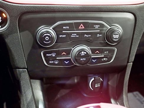 Used 2018 Dodge Charger GT image 23