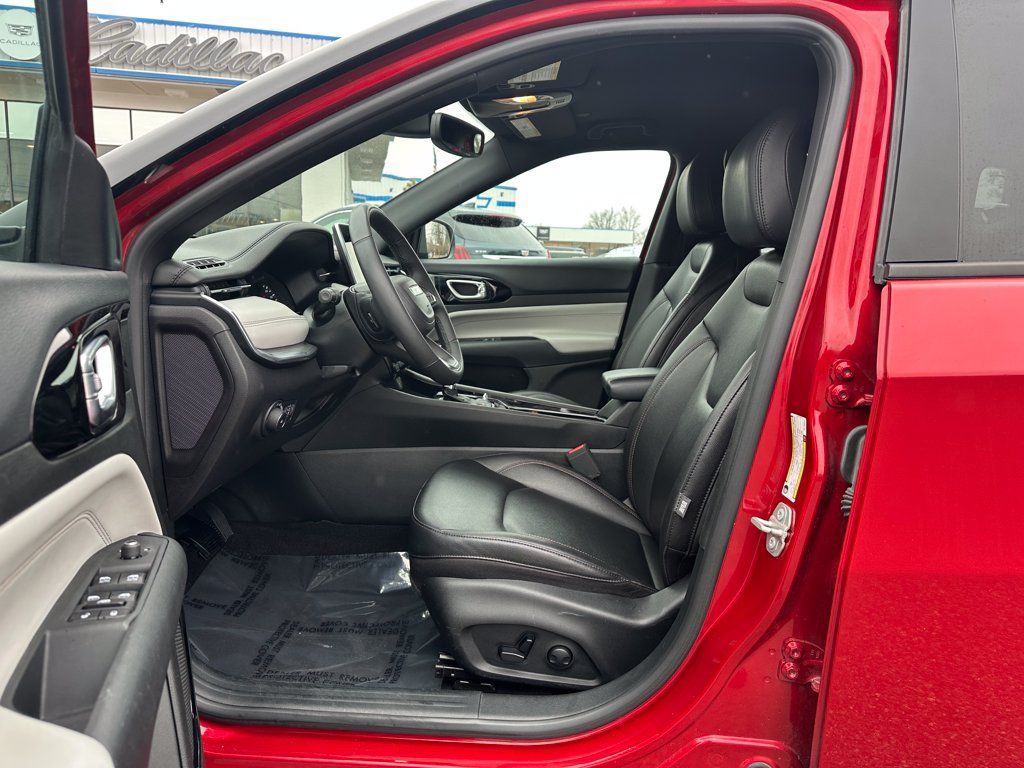 Used 2024 Jeep Compass Limited AWD/4WD image 25