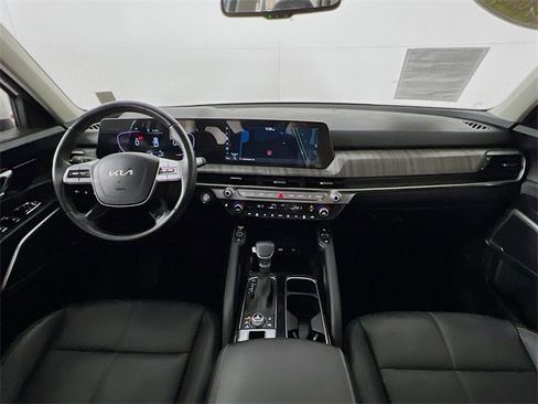 Used 2023 Kia Telluride EX w/ EX Captain's Chair Package image 24