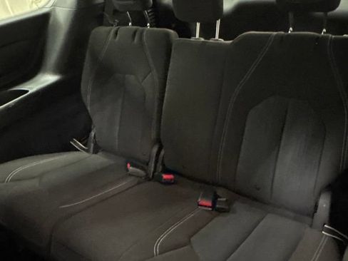 Used 2021 Chrysler Pacifica Touring w/ S Appearance Package FWD image 23