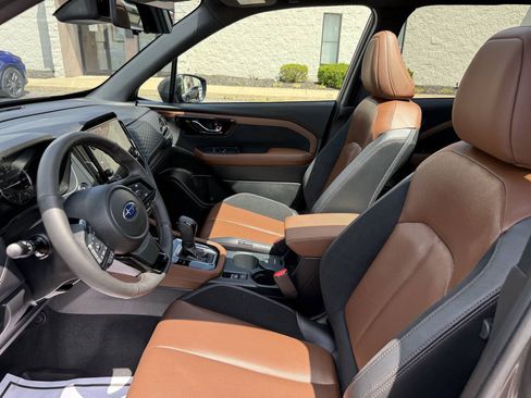 Used 2025 Subaru Forester Touring w/ Popular Package - Touring AWD/4WD image 18