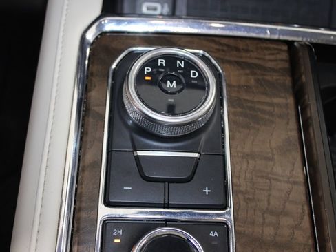Used 2019 Ford Expedition Max Platinum AWD/4WD image 29