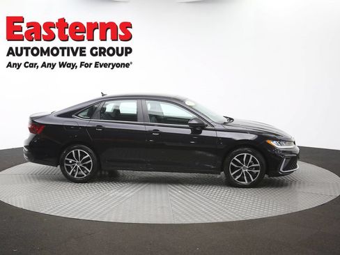 Used 2025 Volkswagen Jetta SE FWD image 46