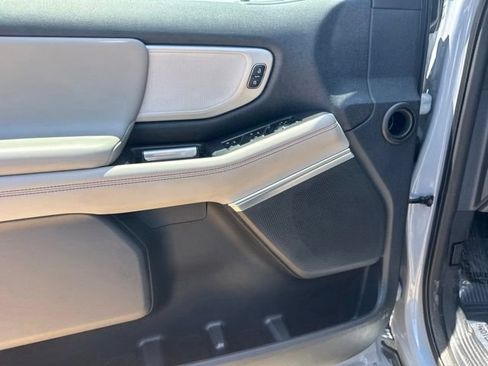 Used 2025 Ford Expedition Active AWD/4WD image 11