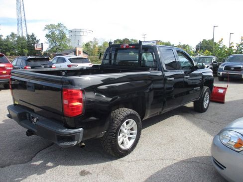 Used 2018 Chevrolet Silverado 1500 W/T image 2
