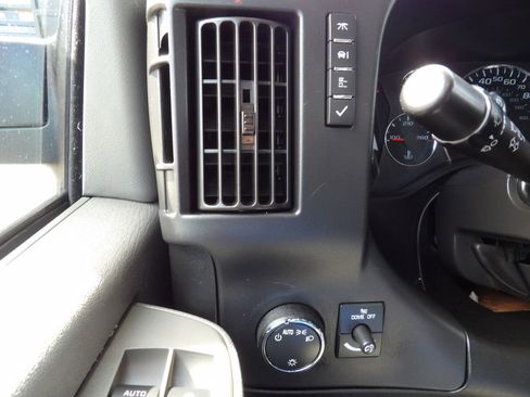 Used 2019 Chevrolet Express 3500 LS image 19