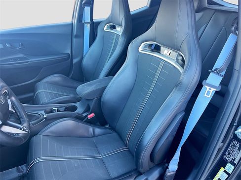 Used 2022 Hyundai Veloster N image 21