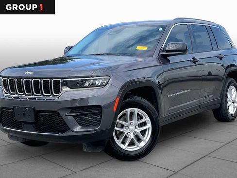 Used 2024 Jeep Grand Cherokee Laredo X AWD/4WD image 1