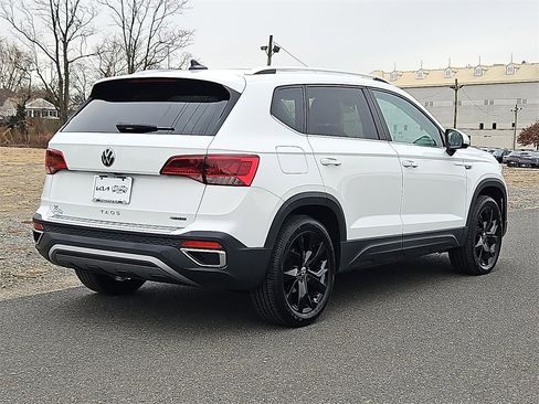Used 2023 Volkswagen Taos SE image 7