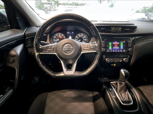 Used 2019 Nissan Rogue Sport SV w/ Technology Package FWD image 6