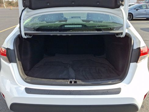 Used 2023 Toyota Corolla LE w/ Carpet Mat Package (TMS) image 28