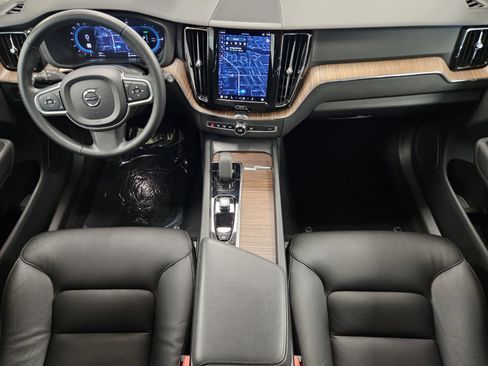 Used 2022 Volvo XC60 T8 Inscription Expression w/ Protection Package image 13