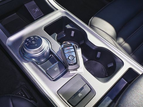 Used 2024 Ford Edge SEL w/ Convenience Package image 24