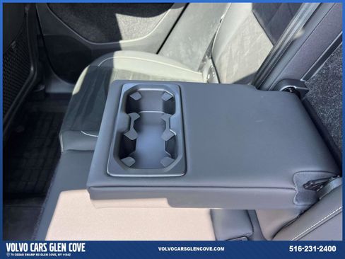 Used 2025 Volvo XC40 B5 Ultra w/ Climate Package image 10