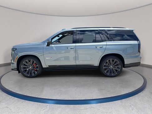 Used 2025 Cadillac Escalade V AWD/4WD image 9