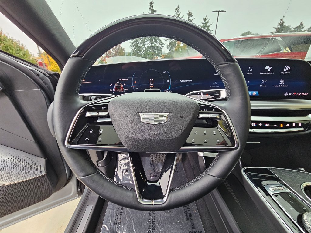 Certified 2024 Cadillac Lyriq Luxury AWD/4WD image 21