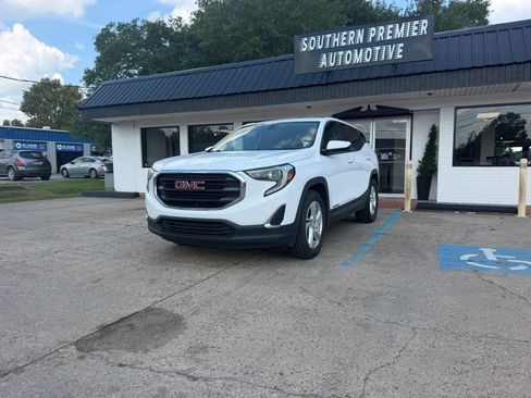 Used 2018 GMC Terrain SLE FWD image 1