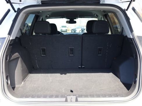 Used 2024 GMC Terrain SLE image 23