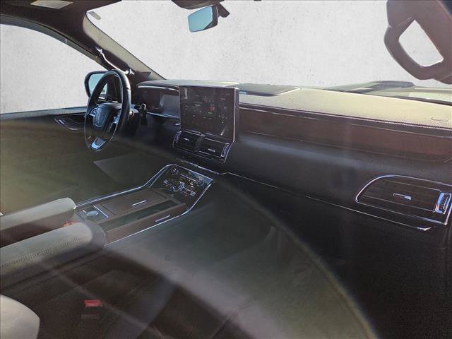 Used 2022 Lincoln Navigator Reserve AWD/4WD image 19