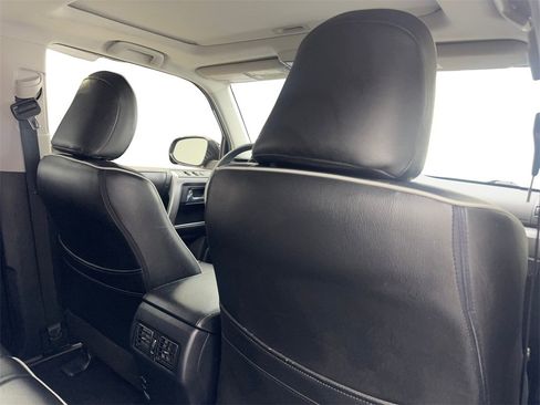 Used 2018 Toyota 4Runner 2WD image 45