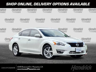 Used 2015 Nissan Altima 2.5 SV w/ Convenience Package