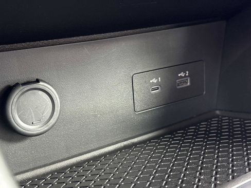 Used 2024 Nissan Pathfinder S image 14