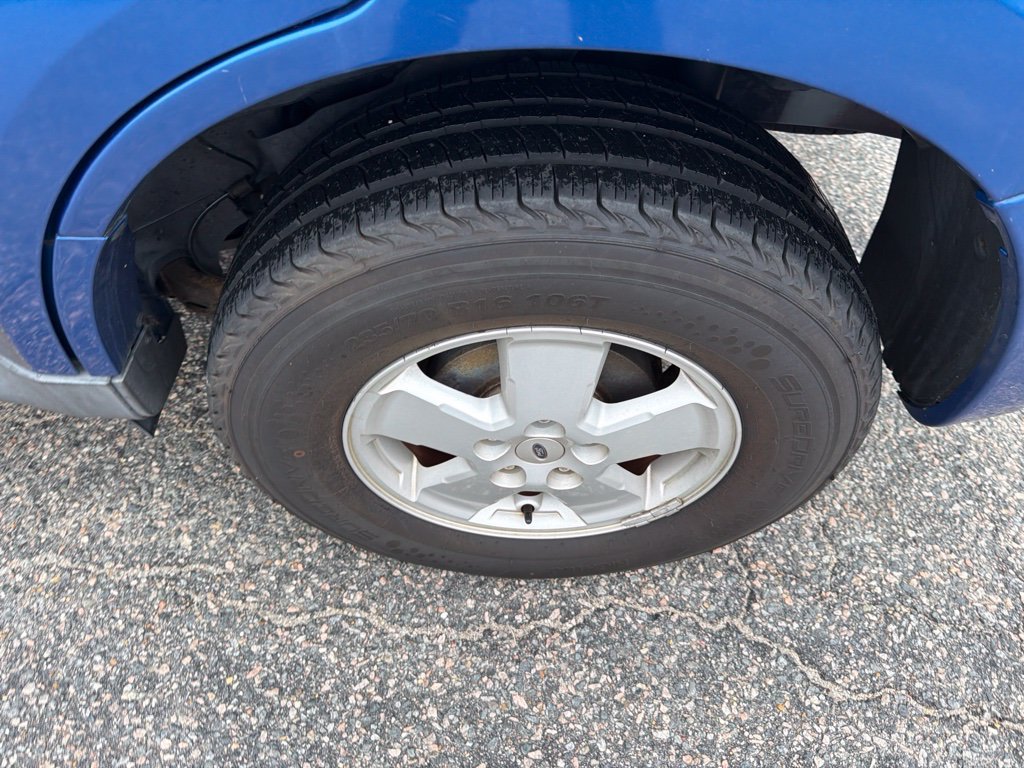 Used 2012 Ford Escape XLT FWD image 9