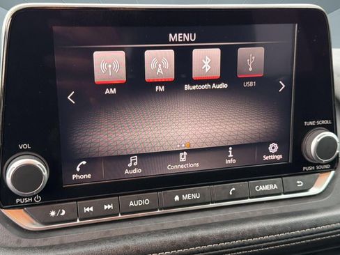 Used 2024 Nissan Rogue S FWD image 22