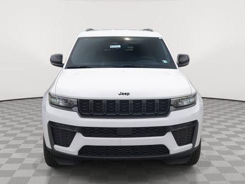 New 2026 Jeep Grand Cherokee Altitude AWD/4WD image 2