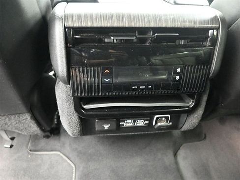 Used 2023 Jeep Wagoneer L Series II image 21