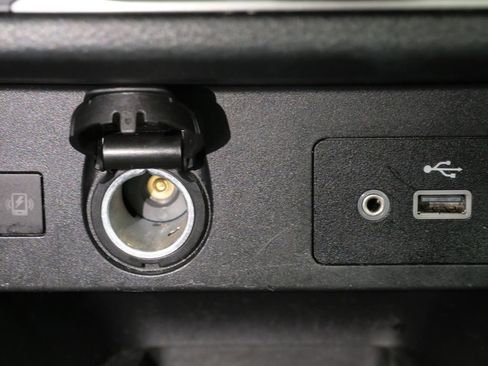 Used 2023 Nissan Versa SV image 20