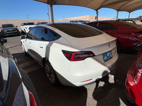 Used 2021 Tesla Model 3 Standard Range Plus image 3