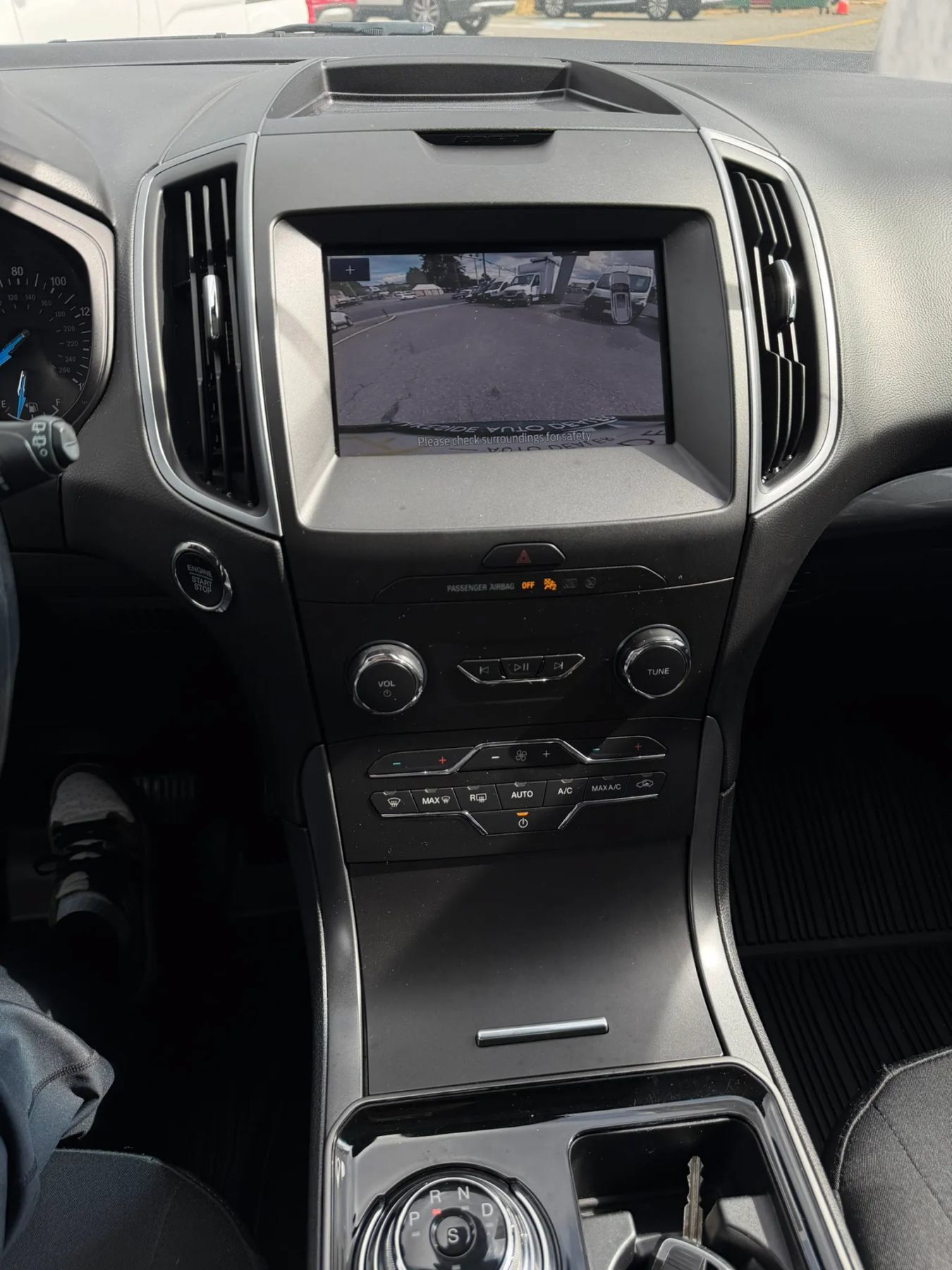 Used 2020 Ford Edge SE FWD image 38