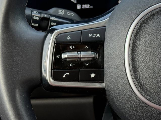 Used 2024 Kia Carnival SX FWD image 19