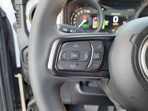 Used 2024 Jeep Wrangler Unlimited AWD/4WD image 22