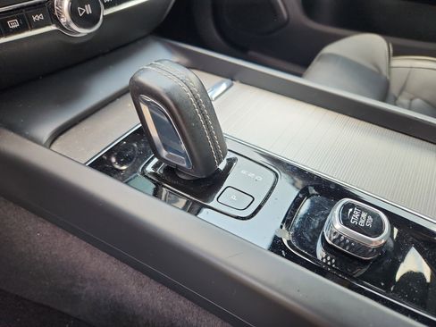 Used 2022 Volvo S60 B5 R-Design w/ Advanced Package image 26