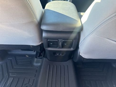 Used 2022 Toyota RAV4 XLE image 12