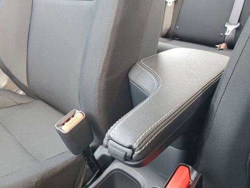 New 2025 Nissan Kicks Play S image 17