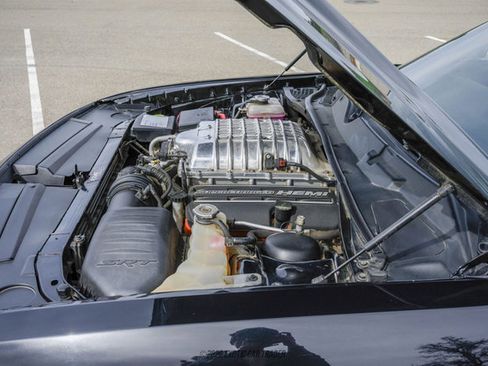 Used 2016 Dodge Challenger SRT Hellcat image 17