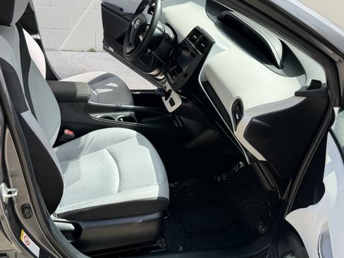 Used 2016 Toyota Prius Two FWD image 34