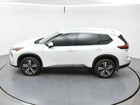 Used 2024 Nissan Rogue SL image 34