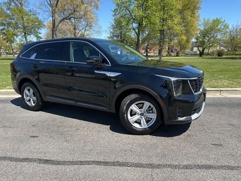 New 2026 Kia Sorento LX FWD image 2