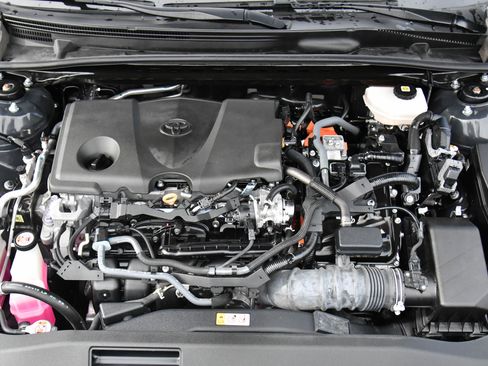 Used 2025 Toyota Camry LE image 43