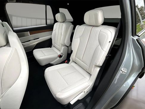 New 2026 Cadillac Vistiq Sport image 10