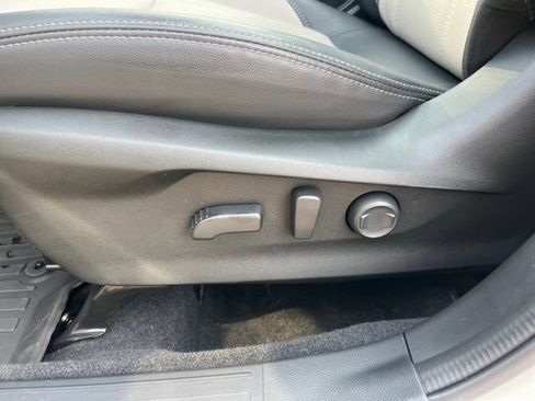 Used 2023 Subaru Forester Limited AWD/4WD image 16