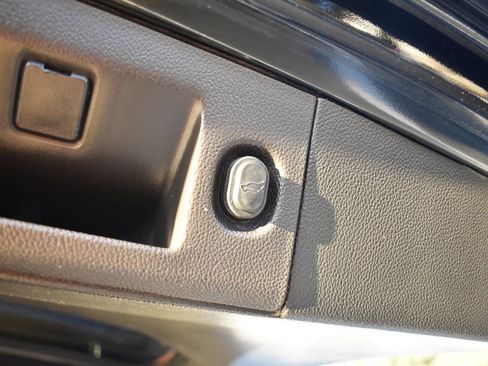 Used 2015 Cadillac Escalade Premium image 48