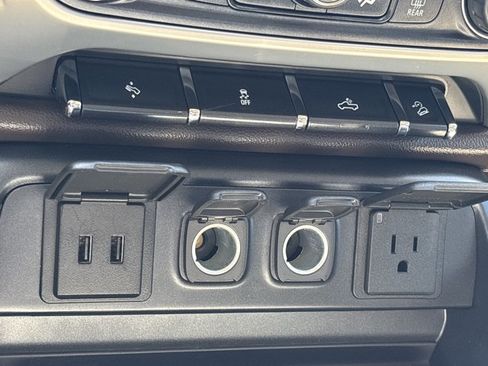 Used 2017 GMC Sierra 1500 SLT w/ SLT Premium Package image 36