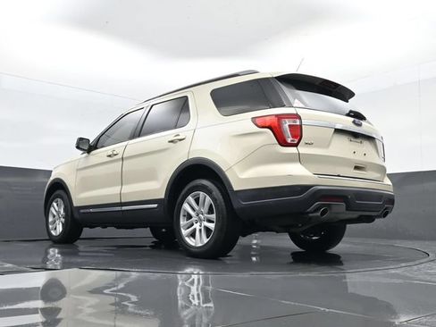 Certified 2018 Ford Explorer XLT w/ Equipment Group 202A AWD/4WD image 27